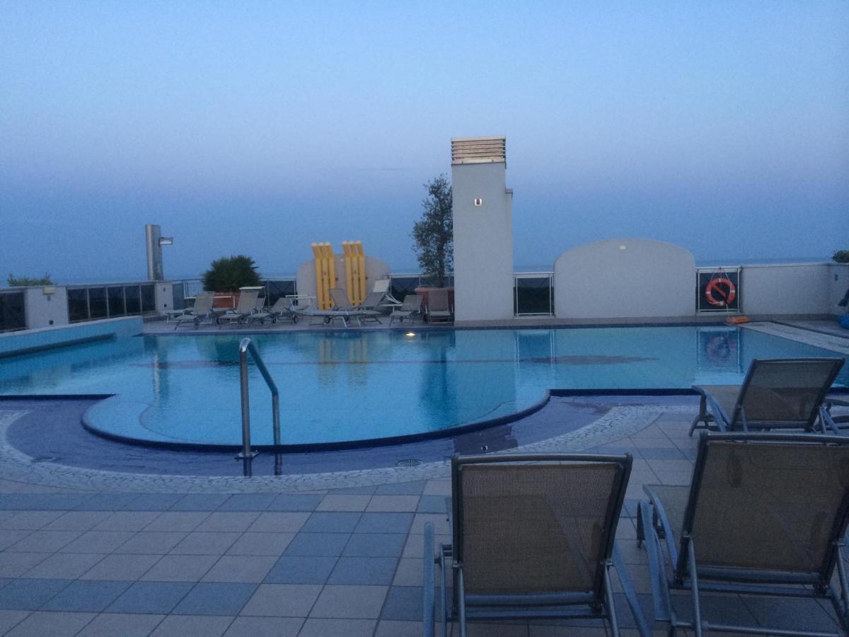 Eraclea Palace Hotel 4 Stelle S Eraclea Mare Bagian luar foto