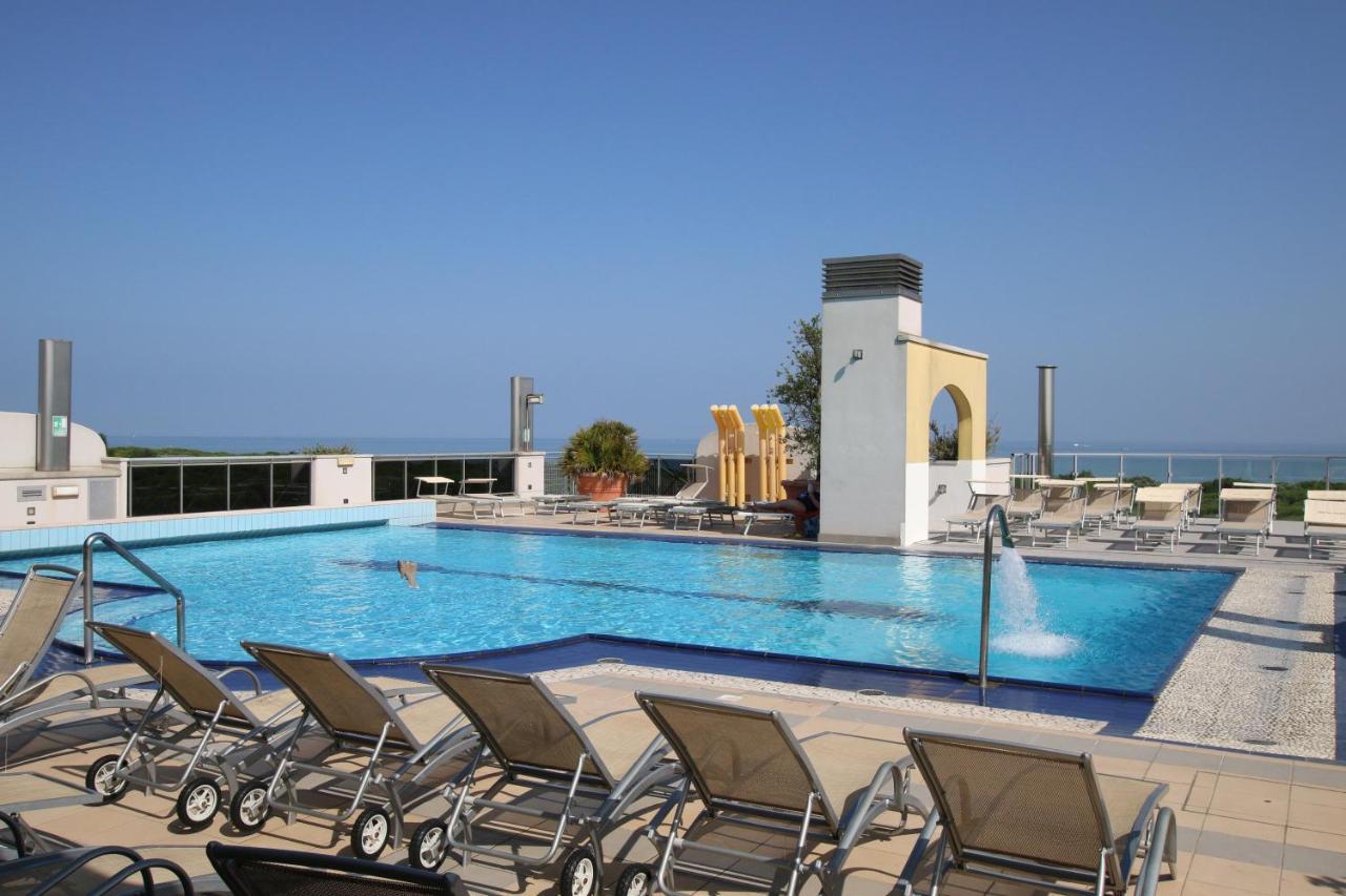 Eraclea Palace Hotel 4 Stelle S Eraclea Mare Bagian luar foto