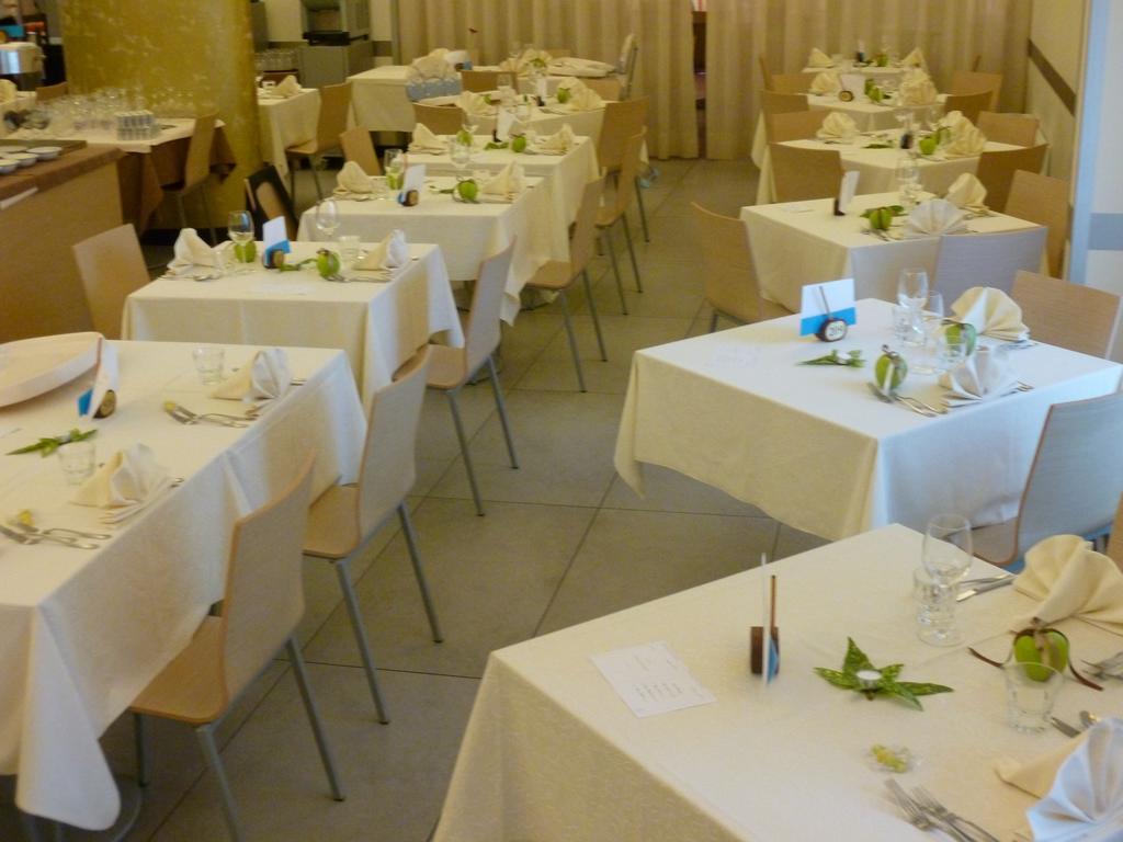 Eraclea Palace Hotel 4 Stelle S Eraclea Mare Bagian luar foto